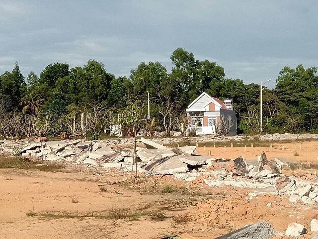 Nhiều dự án phân lô sai quy hoạch trên địa bàn huyện Phú Quốc bị yêu cầu tháo dỡ - Hình 4