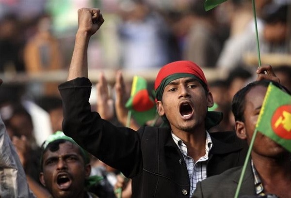 Bạo lực bùng phát trong ngày tổng tuyển cử tại Bangladesh - Hình 1