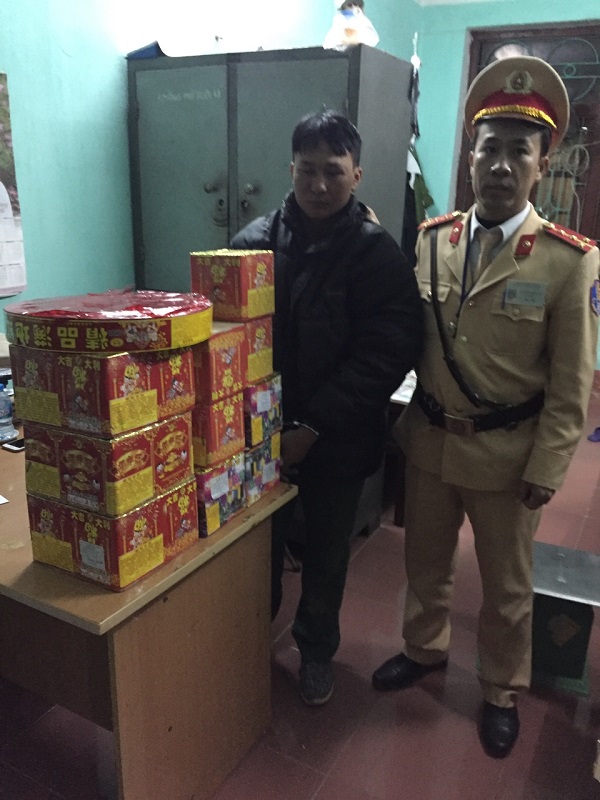 Bắc Giang: Bắt giữ đối tượng vận chuyển 34kg pháo nhập lậu