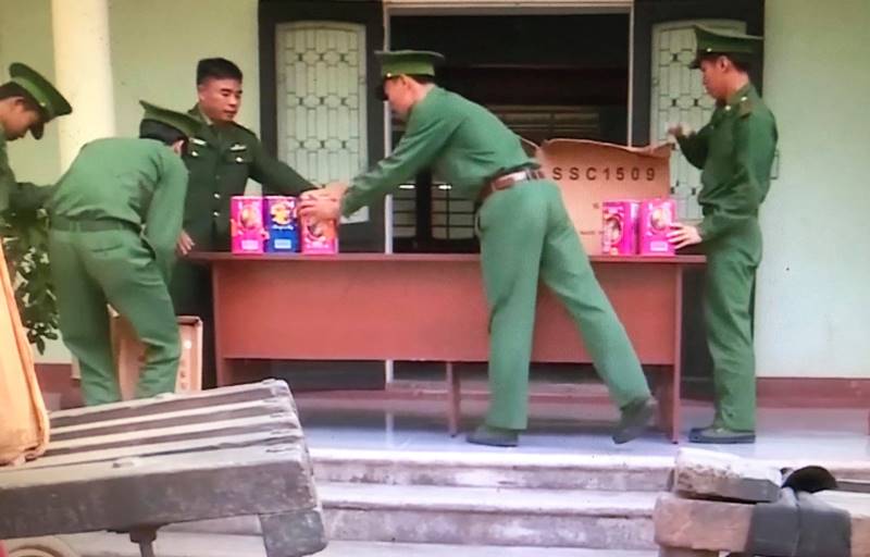 Cửa khẩu Lao bảo-Quảng Trị: Tình trạng vận chuyển pháo lậu diễn biến phức tạp - Hình 4