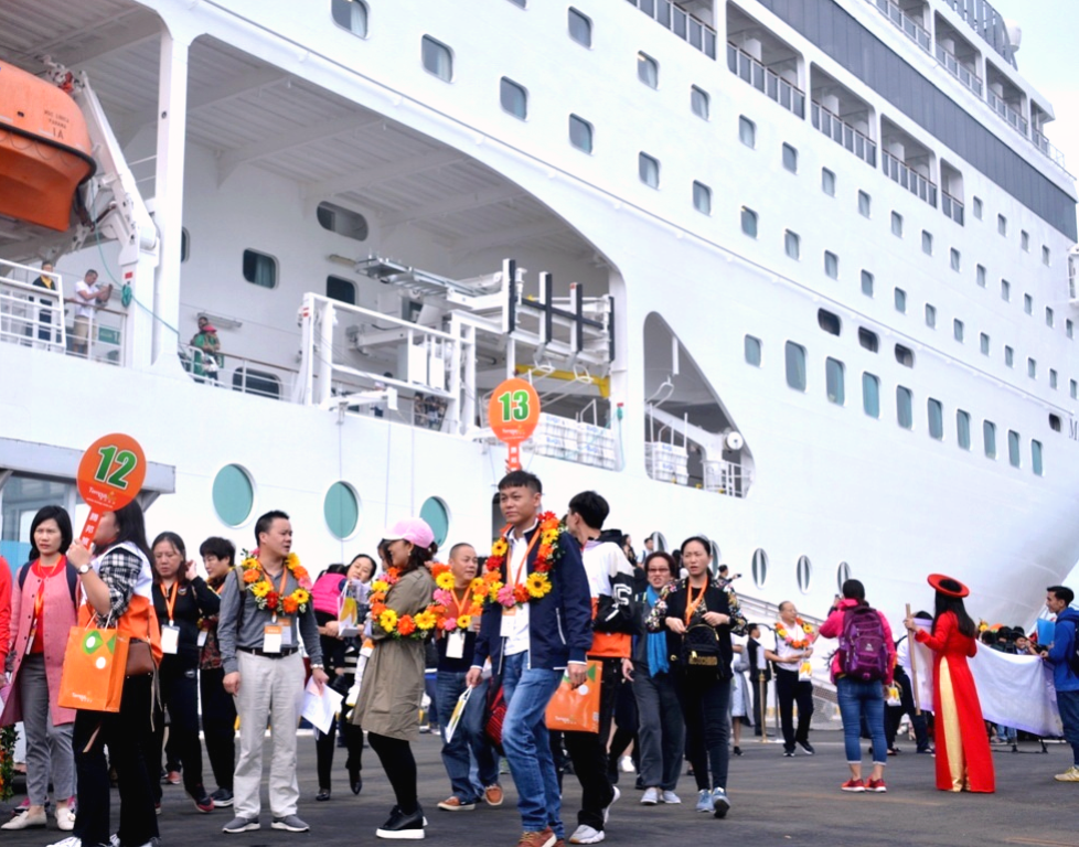 Đà Nẵng: Chào năm mới! nhiều tàu du lịch quốc tế cập cảng Tiên Sa - Hình 1