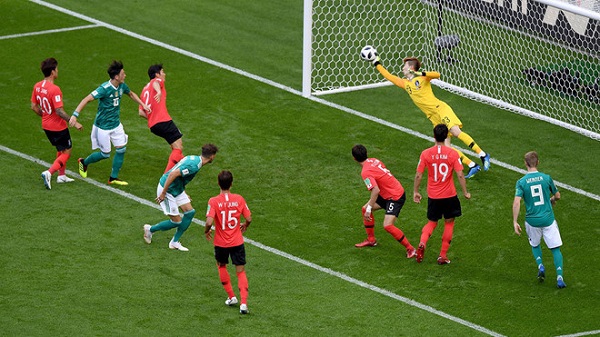 Văn Lâm lọt Top 5 thủ môn đáng xem nhất Asian Cup 2019 - Hình 3