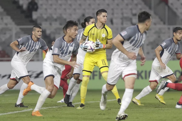 Văn Lâm lọt Top 5 thủ môn đáng xem nhất Asian Cup 2019 - Hình 2