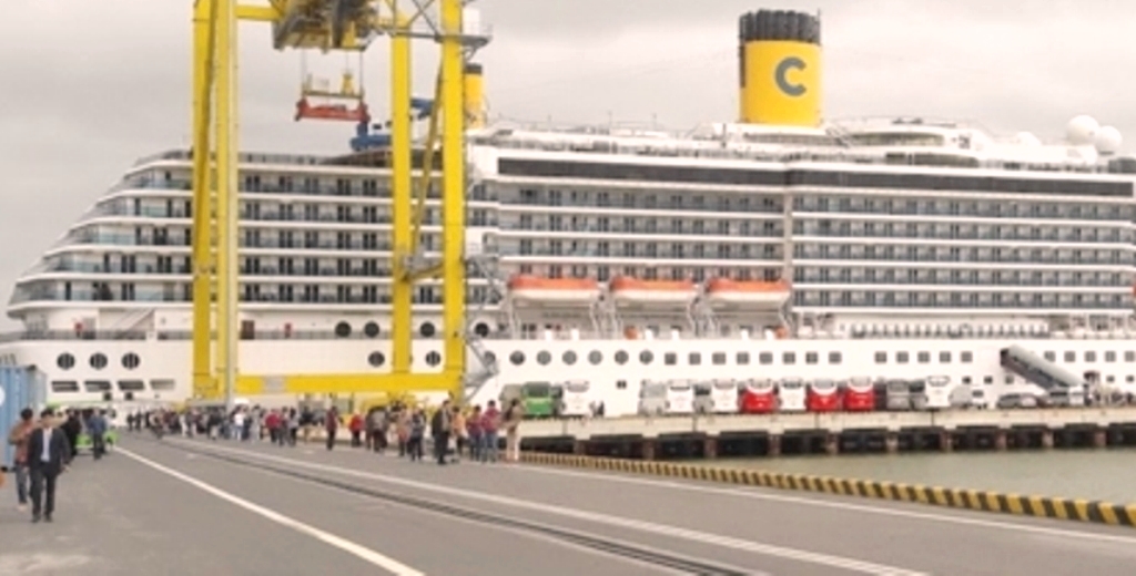 Đà Nẵng: Chào đón tàu biển và chuyến bay quốc tế đầu tiên đến “xông đất” đầu năm mới 2019