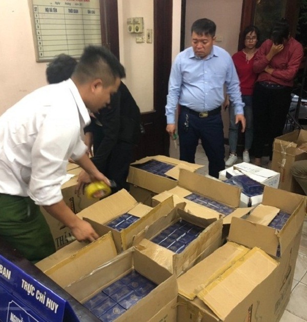 Hà Nội: Bắt giữ hơn 10.000 bao thuốc lá nhập ngoại, khởi tố 5 đối tượng