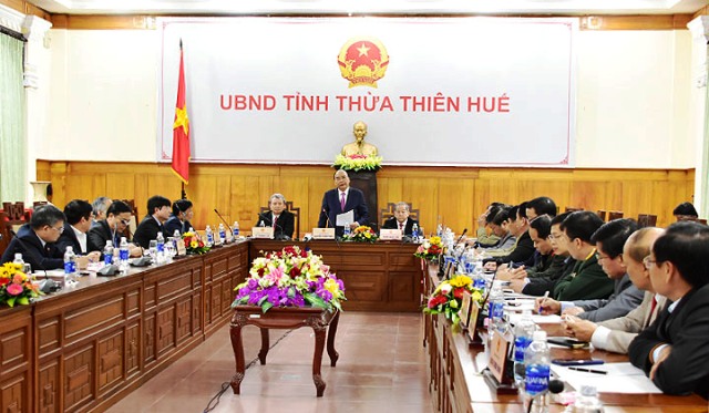 Thủ tướng Nguyễn Xuân Phúc: Không được dùng xe công, quà biếu cấp trên trong dịp tết - Hình 2