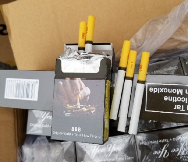 Hải Phòng: Lực lượng chức năng phát hiện container chứa gần 10.000 cây thuốc lá NK dấu hiệu giả mạo - Hình 2