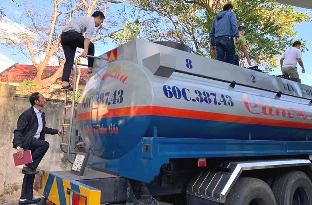 Đăk Lăk: Dùng hóa đơn đã qua sử dụng chở 14.000 lít xăng