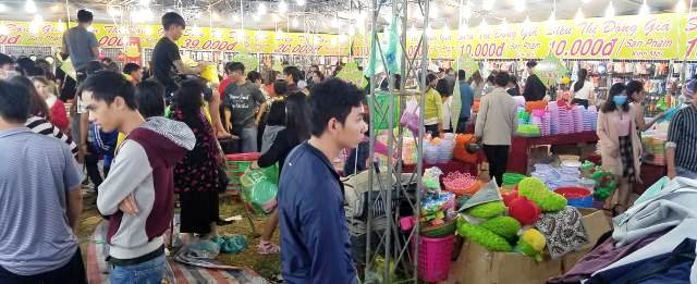 Hội chợ “Xuân Kỷ Hợi Phú Yên 2019” nhộn nhịp người mua sắm - Hình 3