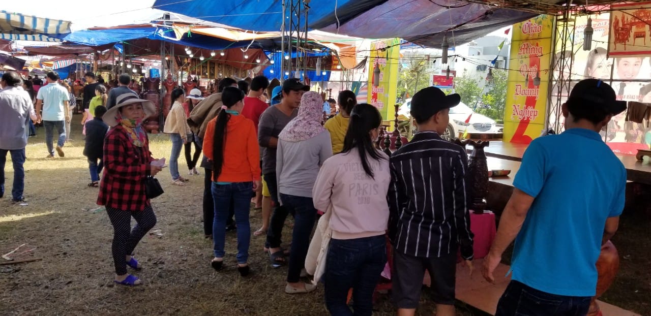 Hội chợ “Xuân Kỷ Hợi Phú Yên 2019” nhộn nhịp người mua sắm - Hình 5