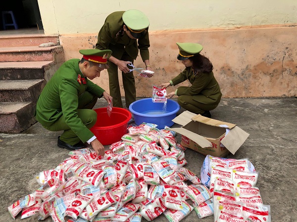 Bắc Giang: Tiêu hủy hơn 170kg bột ngọt giả mạo nhãn hiệu AJI-NO-MOTO