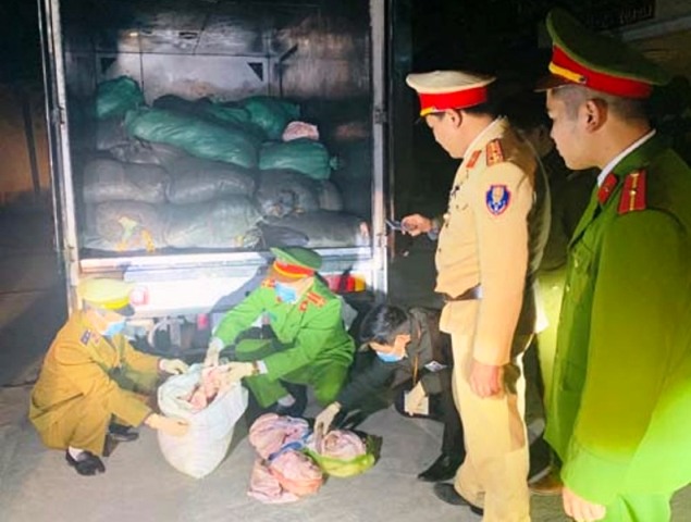 Thanh Hóa: Bắt giữ 1,7 tấn bì lợn bốc mùi hôi thối