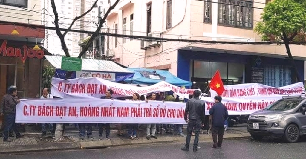 Đà Nẵng: Vì sao hơn 1.000 người dân mua đất dự án căng băng rôn đòi sổ đỏ? - Hình 1