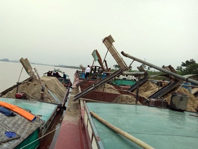 Nghệ An: Thu giữ hơn 120m3 cát khai thác trái phép