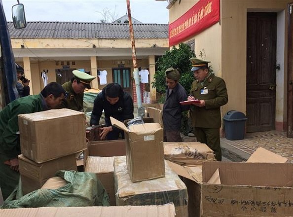 QLTT Lạng Sơn: Liên tiếp thu giữ số lượng lớn thực phẩm nhập lậu - Hình 1