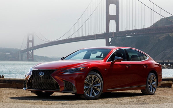 Toyota Việt Nam triệu hồi xe Lexus LS500 do lỗi phần mềm điều khiển