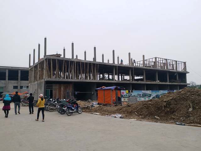 Thanh Hóa: Chợ đang xây dang dở tiểu thương đã buôn bán tấp nập