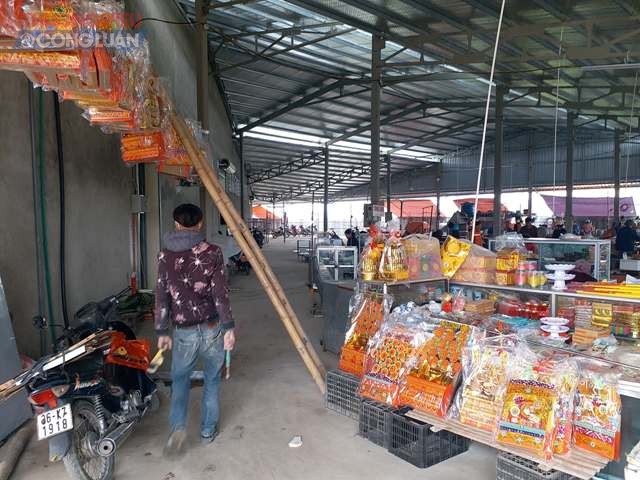 Thanh Hóa: Chợ đang xây dang dở tiểu thương đã buôn bán tấp nập - Hình 9