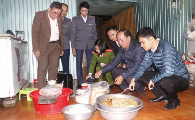 Hà Tĩnh: Sử dụng chất cấm, cơ sở sản xuất giò chả bị phạt 40 triệu đồng