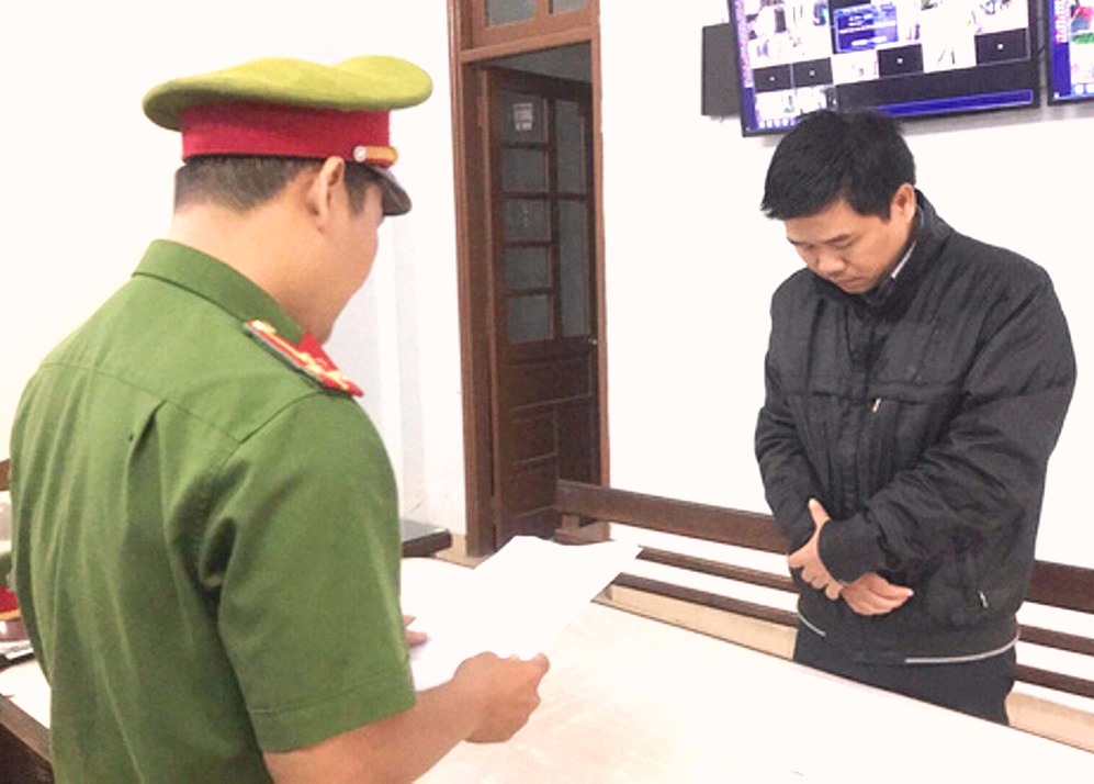 Đà Nẵng: Bắt trưởng ban kế toán nhà máy sữa tham ô tiền tỷ