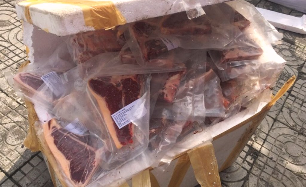 Đà Nẵng: Phát hiện xe khách vận chuyển 757 kg thịt không rõ nguồn gốc - Hình 2