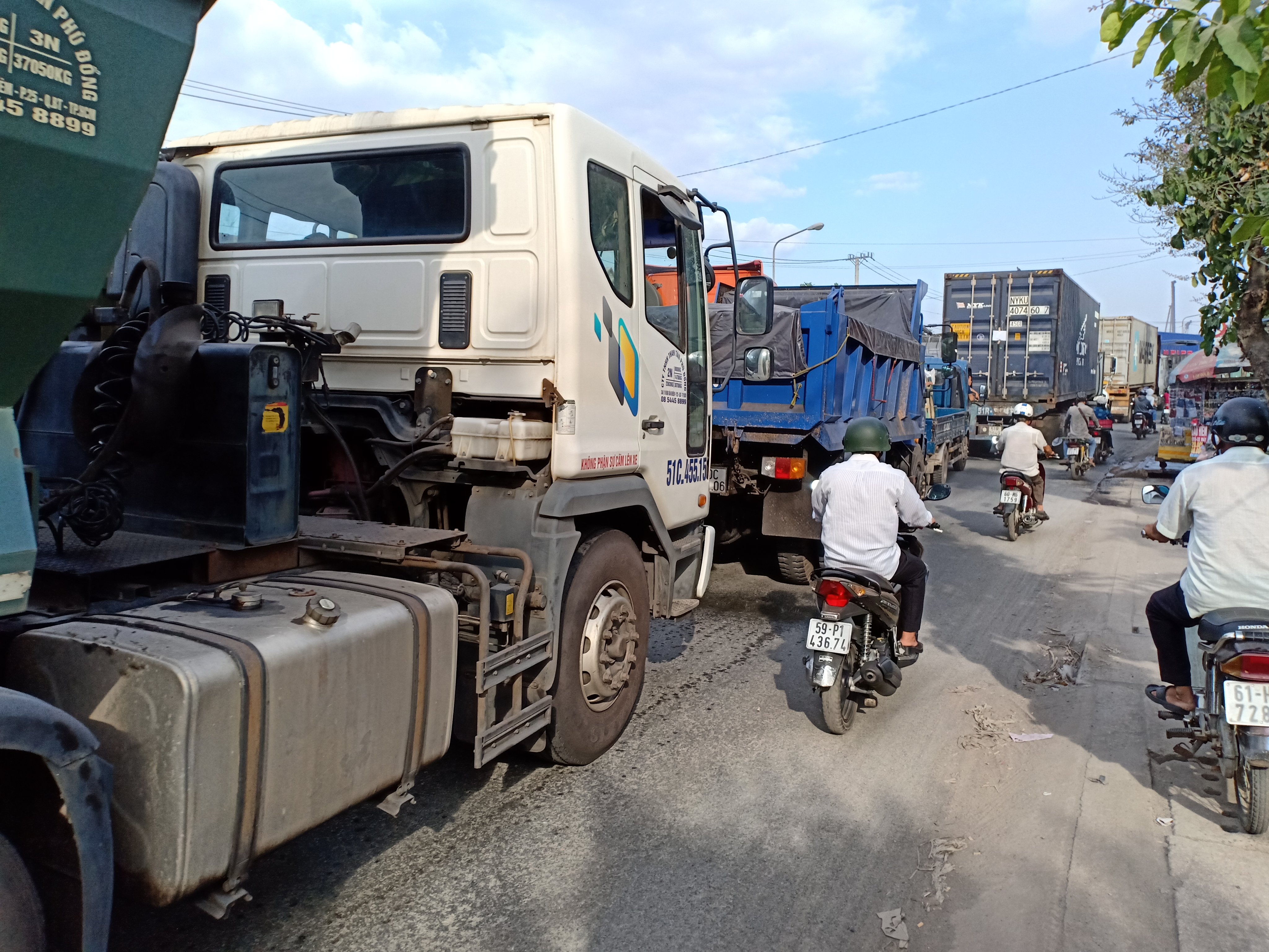 Bình Dương: Dân ám ảnh mỗi lần đi qua ngã ba Tân Vạn - Hình 1