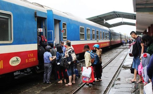 Công ty CP Vận tải đường sắt Hà Nội tăng thêm 14.000 chỗ ngồi dịp Tết Kỷ Hợi - Hình 1