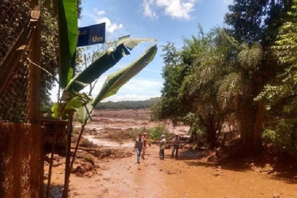 Brazil: Vỡ đập hồ chứa nước thải, hơn 200 người vẫn mất tích - Hình 1