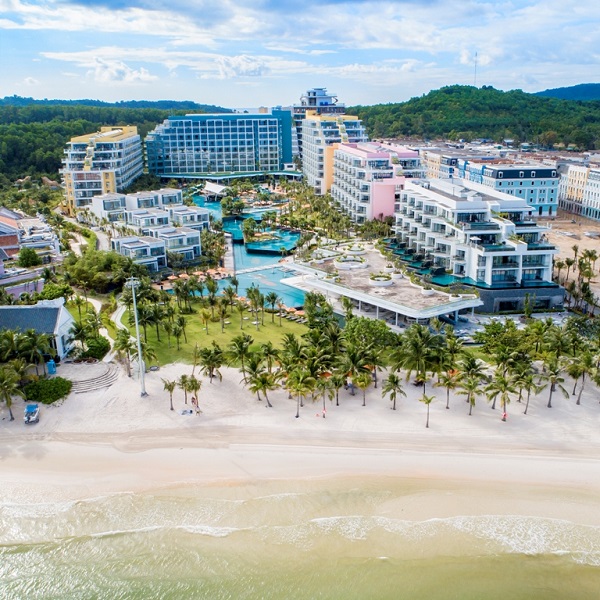Đặt phòng khách sạn 5 sao tại Bãi Kem, Phú Quốc chỉ từ 1,8 triệu đồng dịp Valentine - Hình 1