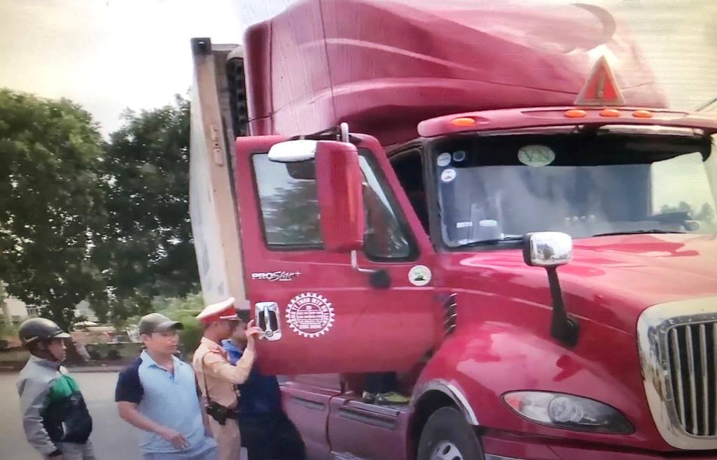 Đà Nẵng: Phát hiện phụ xe container cùng các tài xế chơi ma túy - Hình 1