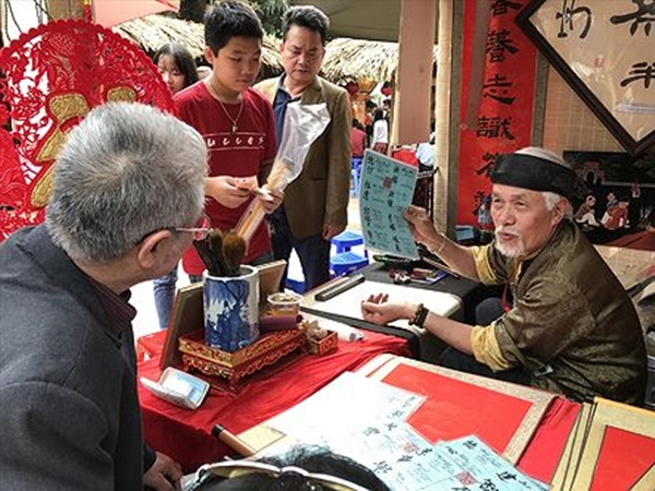 Đình chỉ vĩnh viển đối với các ‘ông đồ’ vi phạm quy định Hội chữ Xuân