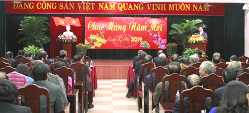 Thủ tướng Nguyễn Xuân Phúc chúc Tết lãnh đạo, nguyên lãnh đạo tại miền Trung - Hình 2