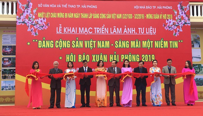 Hải Phòng: Khai mạc điểm trưng bày Hội báo Xuân Kỷ Hợi 2019