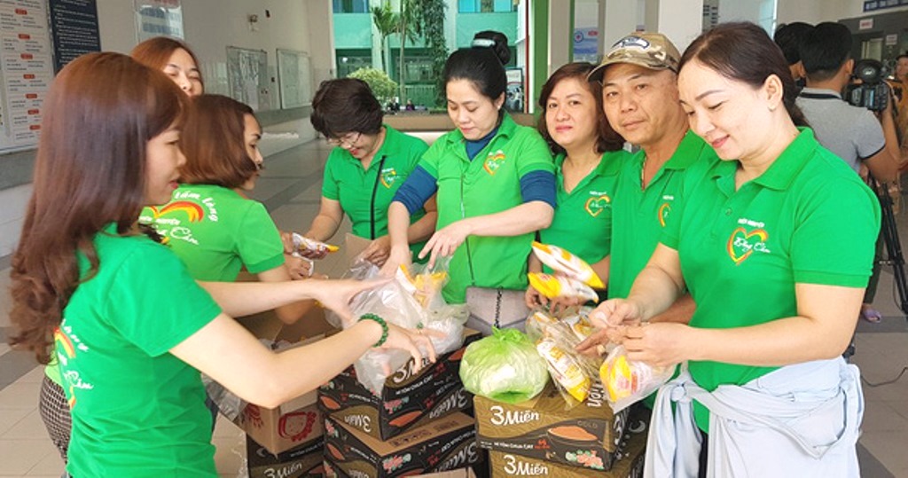 Đà Nẵng: Những chuyến xe mang nặng nghĩa tình - Hình 2