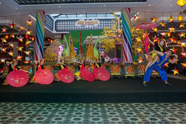 Giới trẻ xúng xính váy áo du xuân tại Sun World Danang Wonders - Hình 10