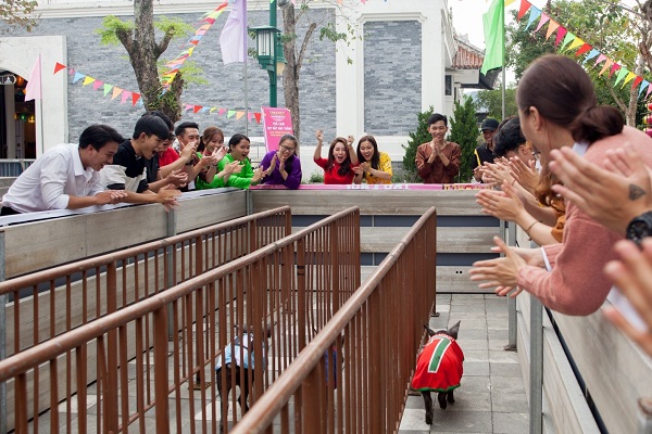 Giới trẻ xúng xính váy áo du xuân tại Sun World Danang Wonders - Hình 9