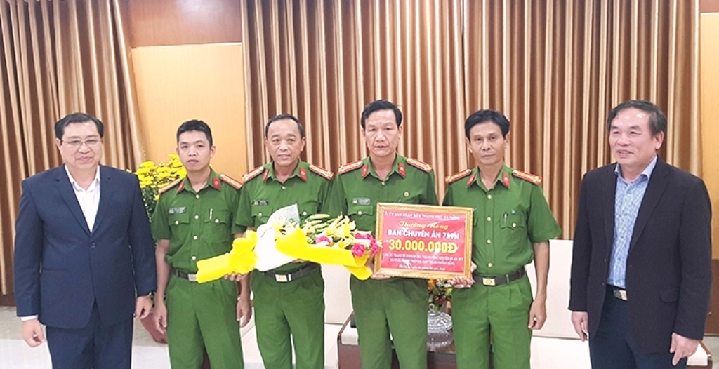 Đà Nẵng: Thưởng “nóng” phá vụ án ma túy cực lớn