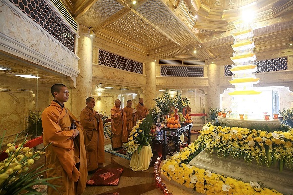 Quần thể tâm linh trên đỉnh thiêng Fansipan cung rước xá lợi Phật đón năm mới - Hình 5