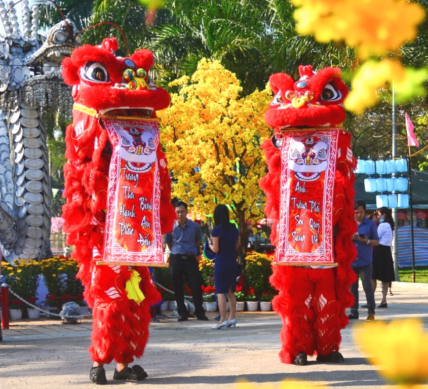 Đà Nẵng: Khách thập phương và người dân du xuân ngày mùng một Tết