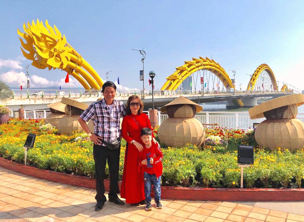 Đà Nẵng: Khách thập phương và người dân du xuân ngày mùng một Tết - Hình 6