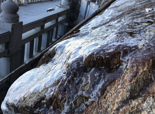 Băng xuất hiện trên đỉnh Fansipan