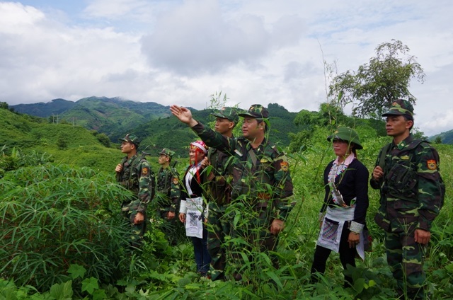 Nơi con sông Hồng chảy vào đất Việt: Gặp gỡ lính quân hàm xanh - Hình 2