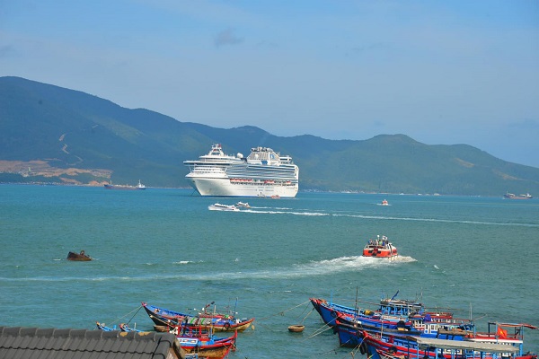 Khánh Hòa: Các điểm du lịch đông kín khách du xuân trong dịp Tết Kỷ Hợi - Hình 3
