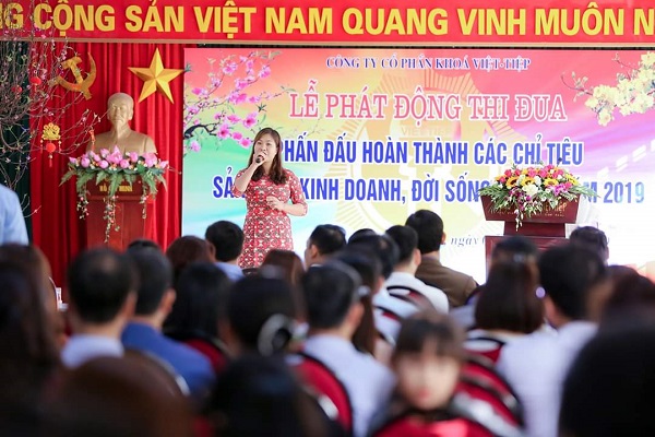 Khóa Việt-Tiệp khai xuân với Lễ phát động thi đua năm 2019 - Hình 2
