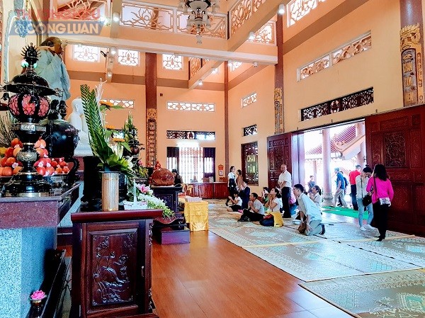 Khám phá vẻ đẹp ngôi chùa ven biển đẹp nhất Quảng Ninh - Hình 6