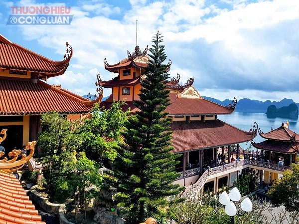 Khám phá vẻ đẹp ngôi chùa ven biển đẹp nhất Quảng Ninh - Hình 5