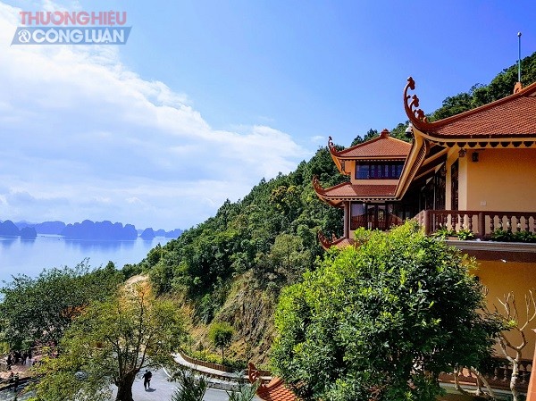 Khám phá vẻ đẹp ngôi chùa ven biển đẹp nhất Quảng Ninh - Hình 7