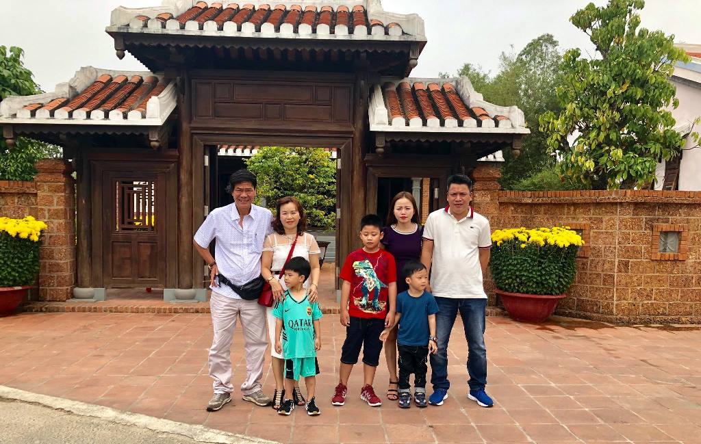 Đà Nẵng: Hàng ngàn người dân, khách du lịch viếng mộ ông Nguyễn Bá Thanh