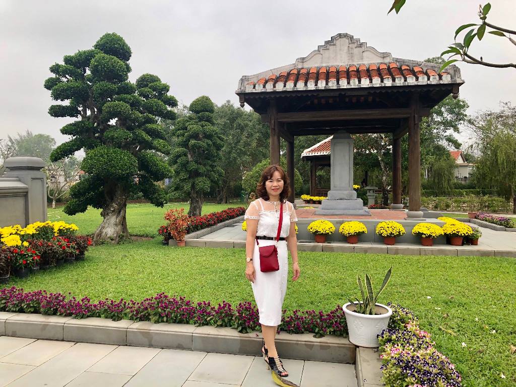 Đà Nẵng: Hàng ngàn người dân, khách du lịch viếng mộ ông Nguyễn Bá Thanh - Hình 7