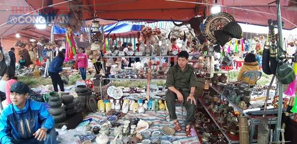 Nam Định: Chợ Viềng vắng du khách ngày Khai hội - Hình 4